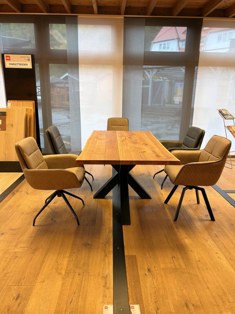 Tischplatten aus Eiche mit Untergestell